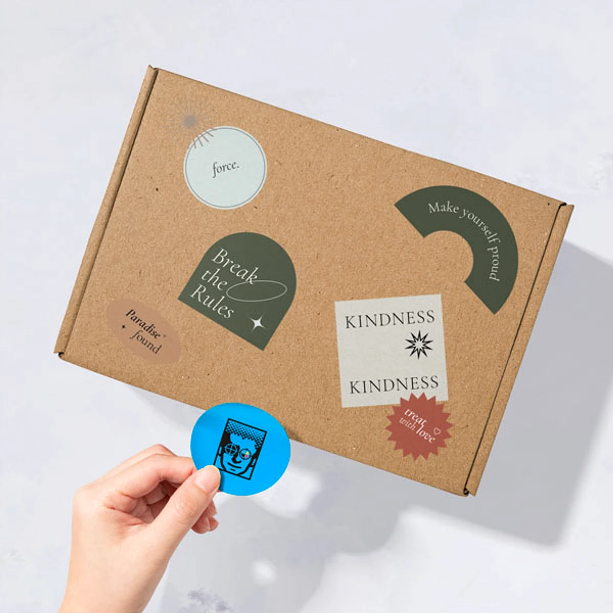 Özel Kesim Sticker ve Yapışkanlı Ürün Etiketi Baskı